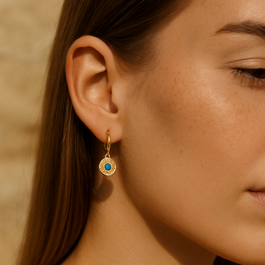 Turquoise Halo Huggie Earrings – 18 kt Gold-Plated / Sterling Silver